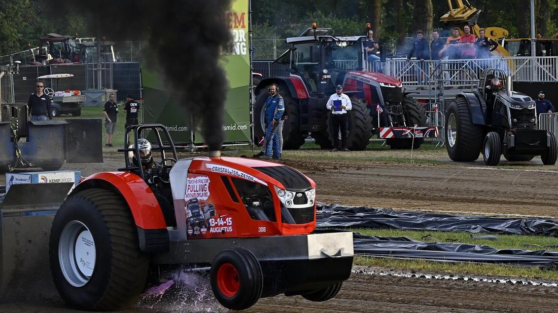 JB-Tractorpullingvrijdag-2026-07-31-0023