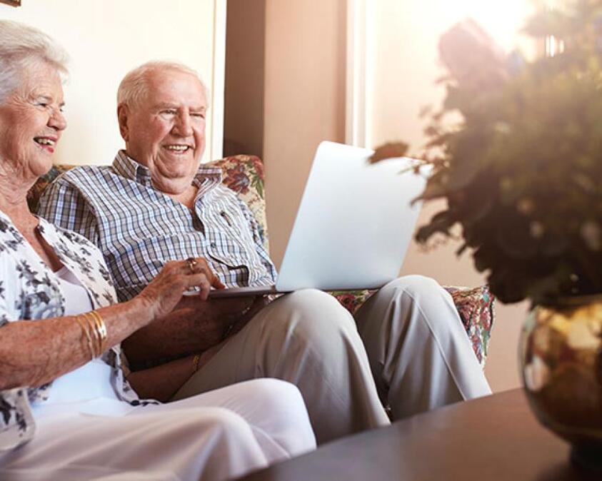 zorg-technologie-ouderen-laptop-foto-gemeente-Bronckhorst