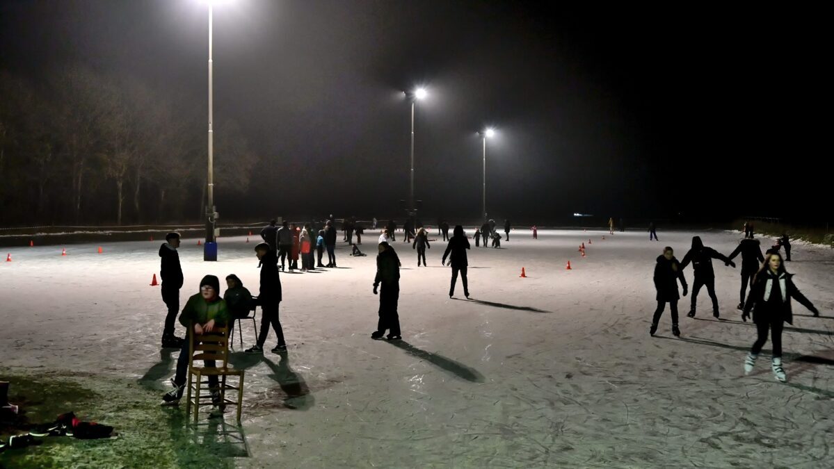 20221217_Schaatsbaan_hengelo_avond-scaled.jpg