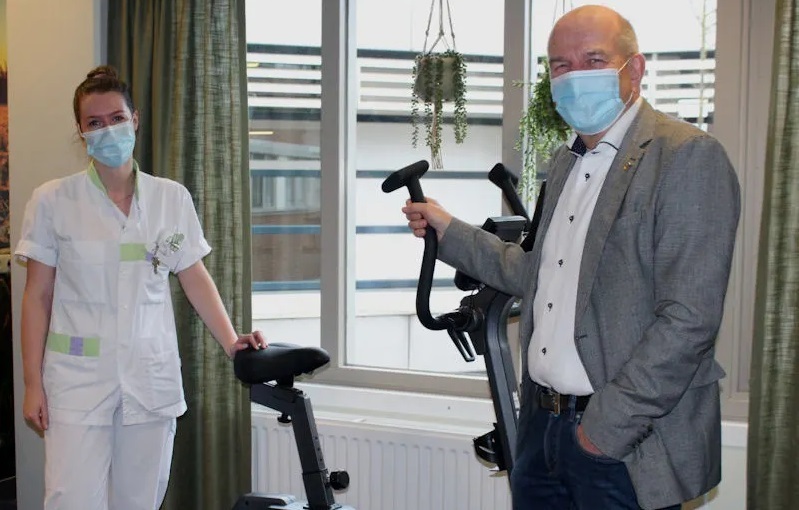 20220211-overhandiging-MOTOmed-en-Nintendo-Switch-skb-winterswijk