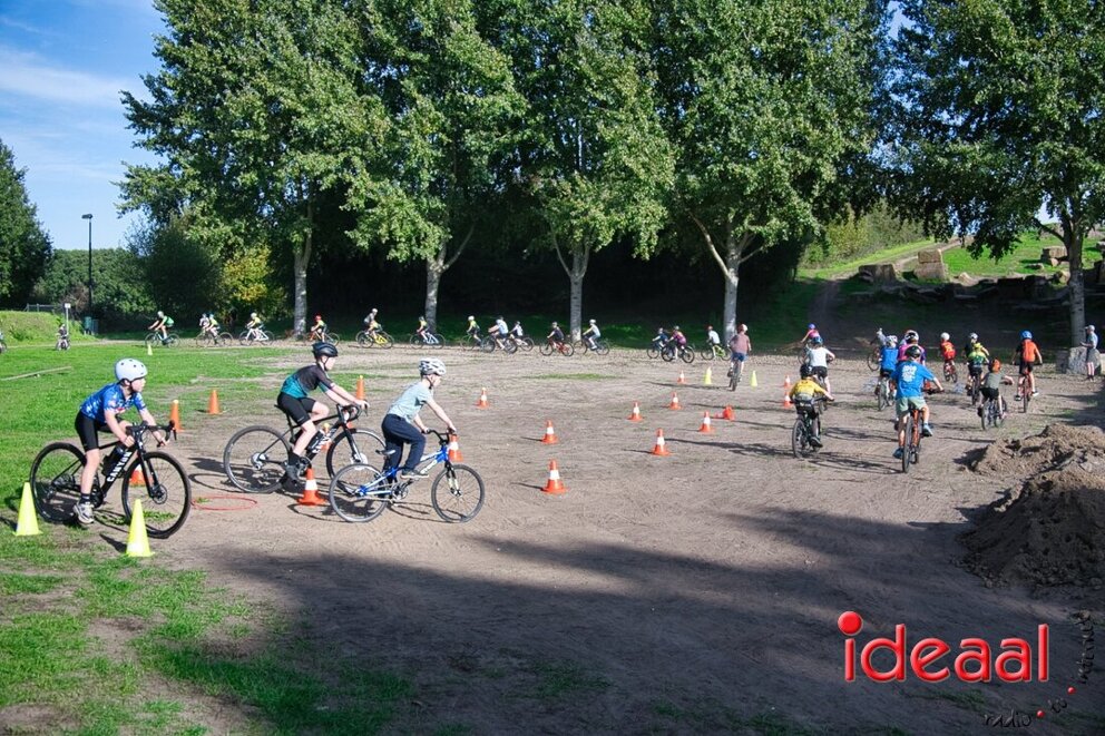 7-10-2026 Clinic veldrijden met Joris Nieuwenhuis (21)