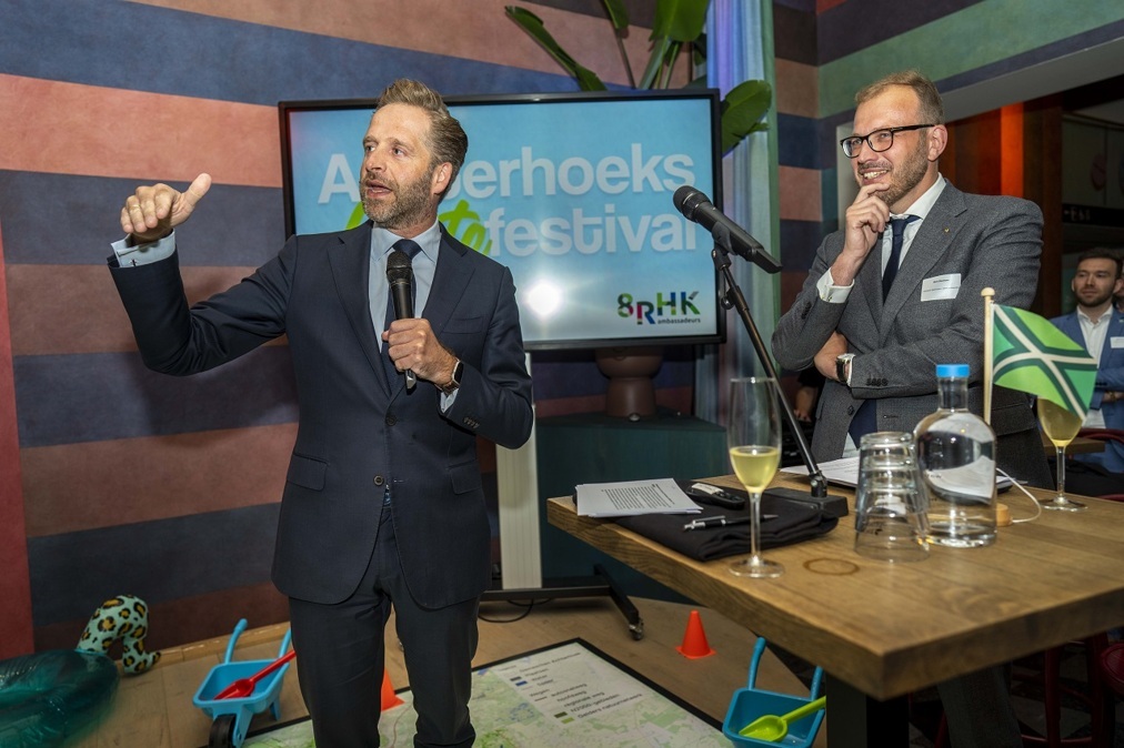 Minister_Hugo_de_Jonge_en_voorzitter8RHK_Mark_Boumans-foto-8rhk