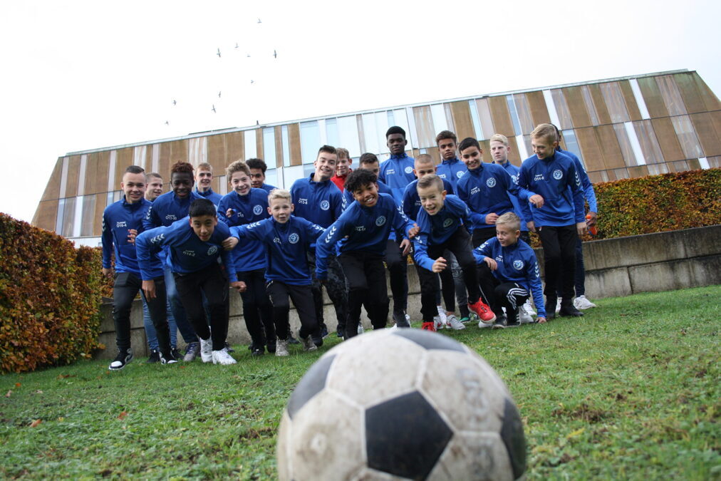 Topsporters-van-de-Graafschap-op-het-Metzo-College-scaled.jpg
