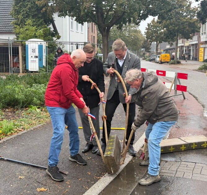 Symbolische start werkzaamheden Heelweg/Hellweg: samen werken aan een mooie grens