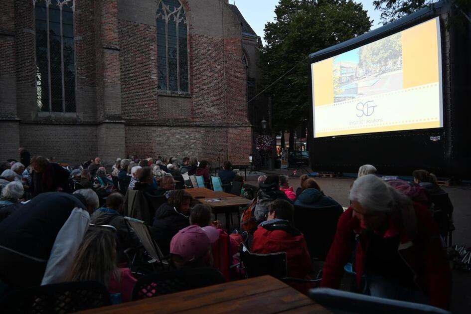 Ruim 500 filmliefhebbers genieten van sfeervolle BuitenBios in Lochem